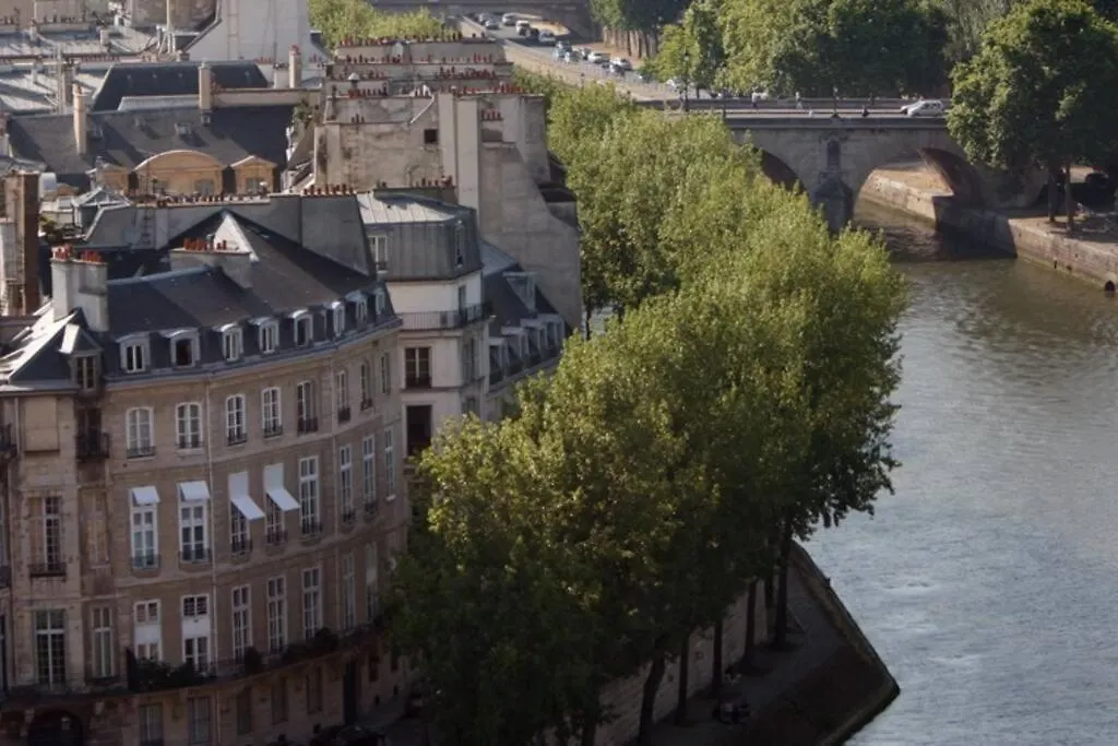 Ile Saint Louis, Notre Dame, Suite 1 Chambre 2 A 4P Paris 0*,  France